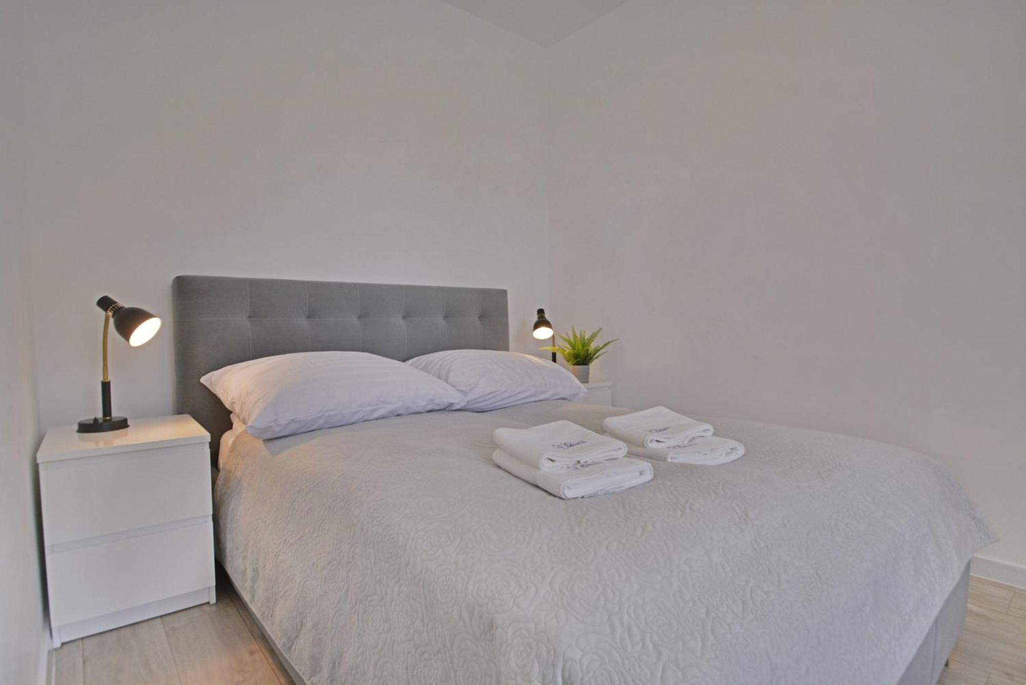 Apartamenty Bryza-Matejki 1B-Parking Свиноуйсьце Экстерьер фото