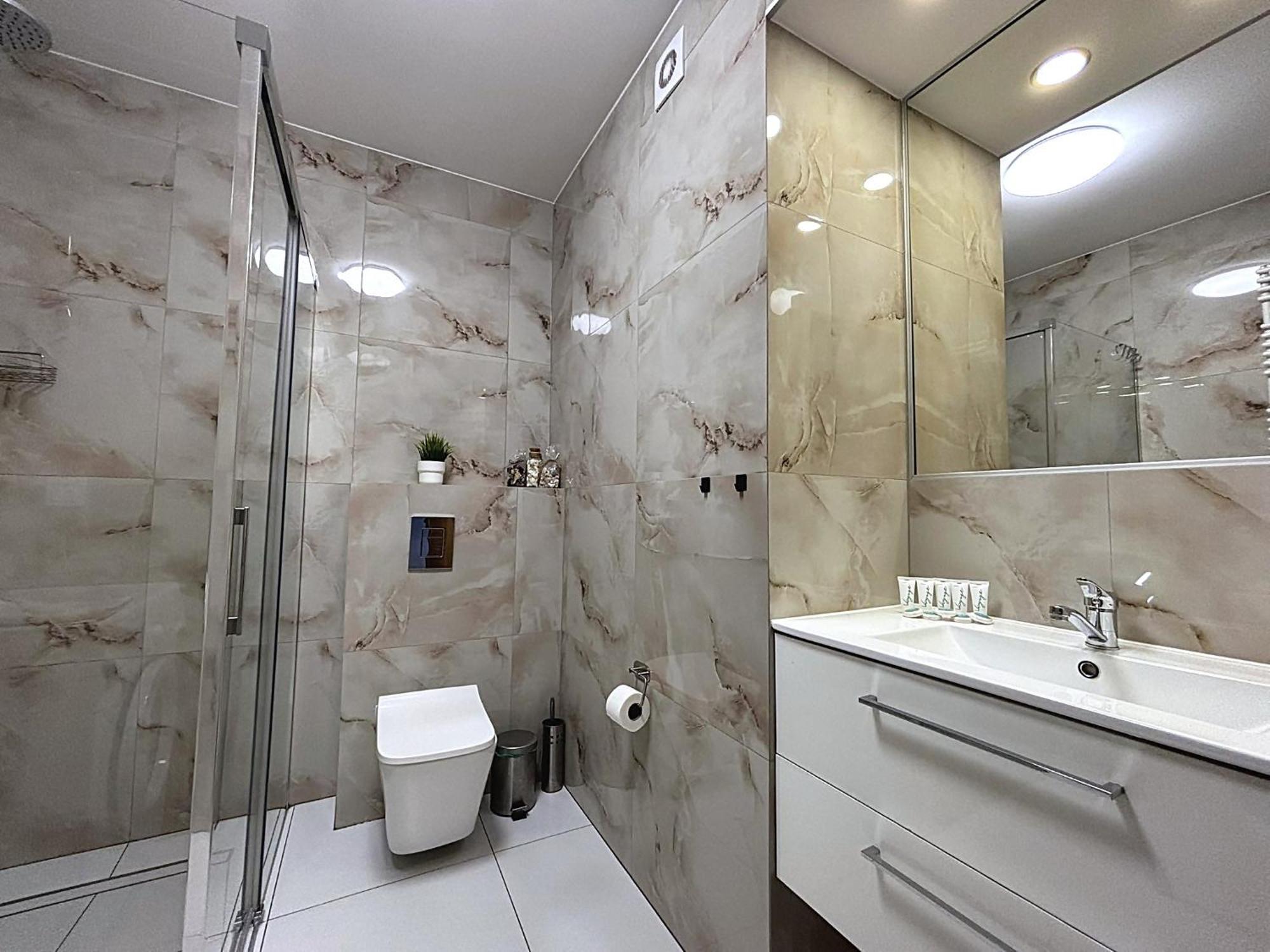 Apartamenty Bryza-Matejki 1B-Parking Свиноуйсьце Экстерьер фото